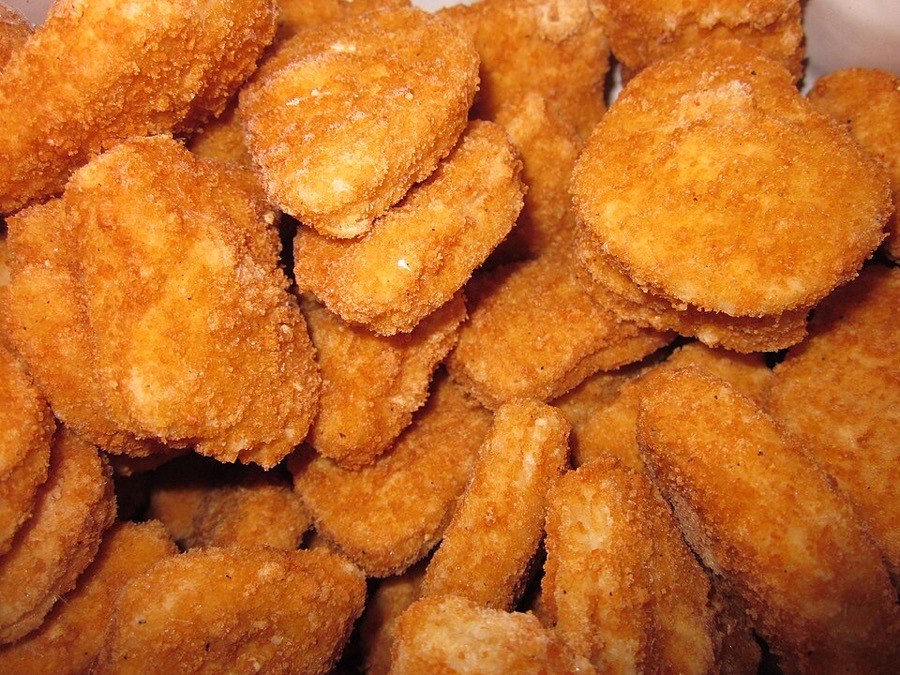 Nugget ayam beku dalam jumlah banyak